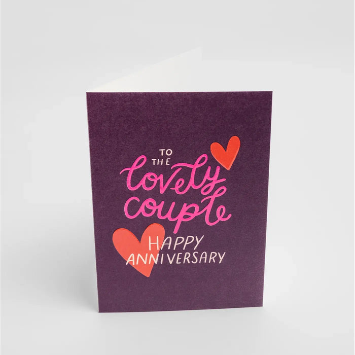 Grusskarte-Jessica-Smith-TotheLovelyCoupleHappyAnniversary-Produktansicht-aufgestellt