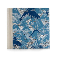 Fotoalbum / 100 Seiten creme / Katazome Shi - Wellen und Berge blau auf blau