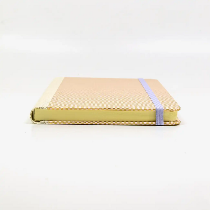 A5-dotted-small-chiyogami-cover-Karos-gold-auf-peachy-liegend-vorn
