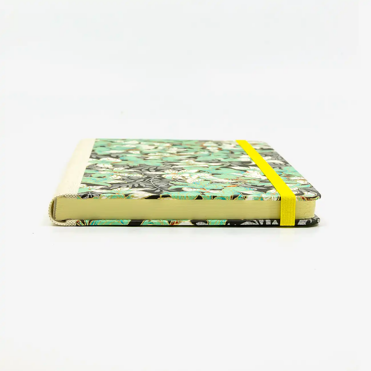 A5-dotted-small-chiyogami-cover-motiv-Busch-gruen-silber-auf-schwarz-liegend-vorn