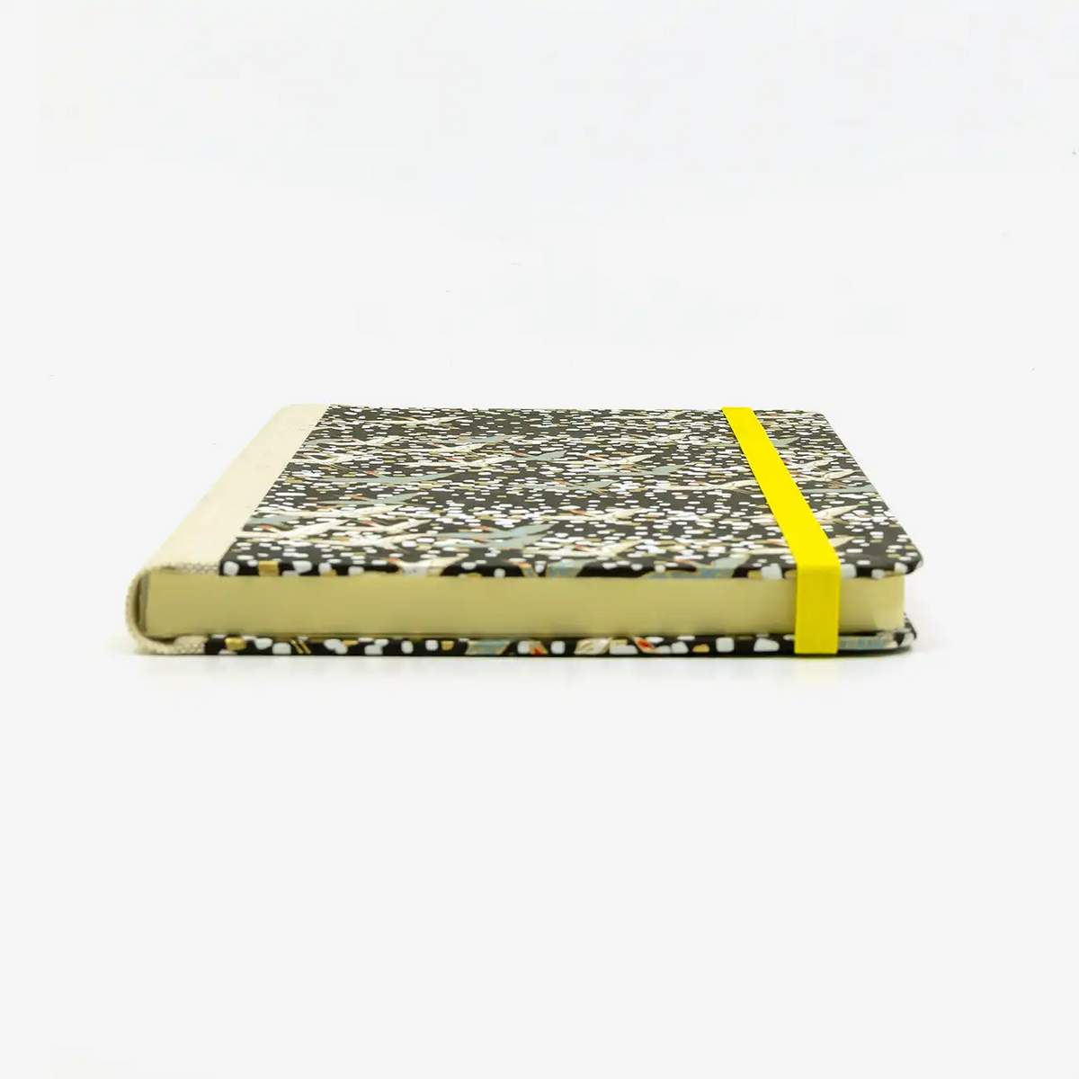 A5-dotted-small-chiyogami-cover-motiv-kranich-weiss-auf-Schwarz-liegend-vorn