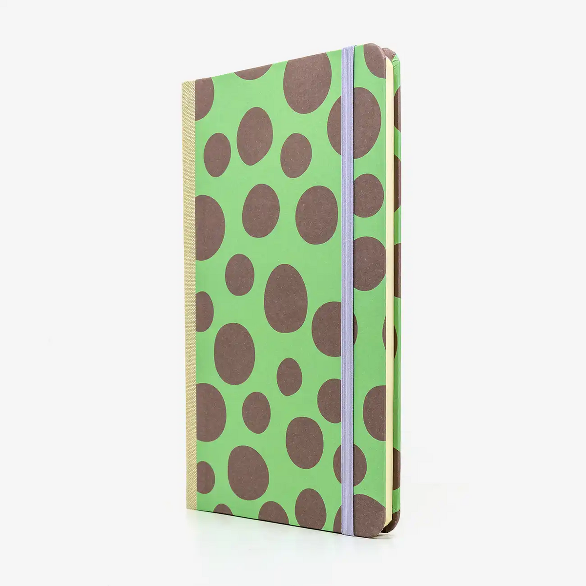 A5-dotted-small-offsetpapier-cover-dots-auf-gruen-seitlich-vorn