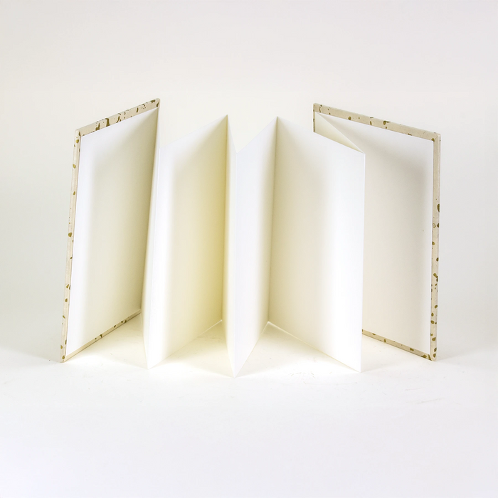 Leporello für Aquarell und Tuschezeichnungen / Lokta, Schneegestöber gold auf Natur