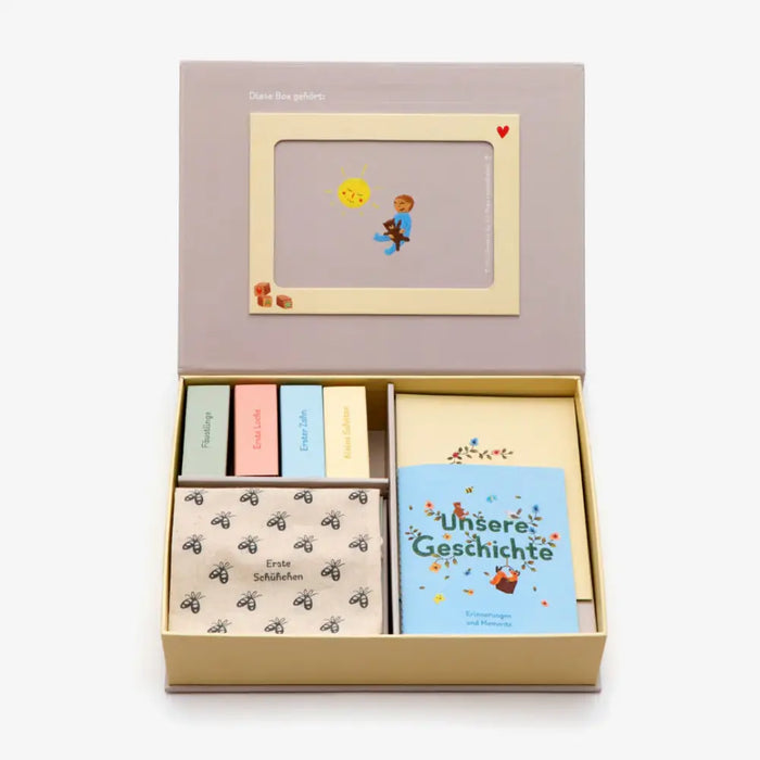 Aufbewahrungsbox-Laurence-king-verlag-Meine-Baby-Box-verpackung-offen-mit-Inhalt-2