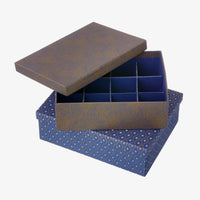 Aufbewahrungsbox-zen-Farbe-blau-mehrfarbig-12-Faecher-fuerWeihnachtsdeko-Produktansicht-Schachtel-oben-geoeffnet