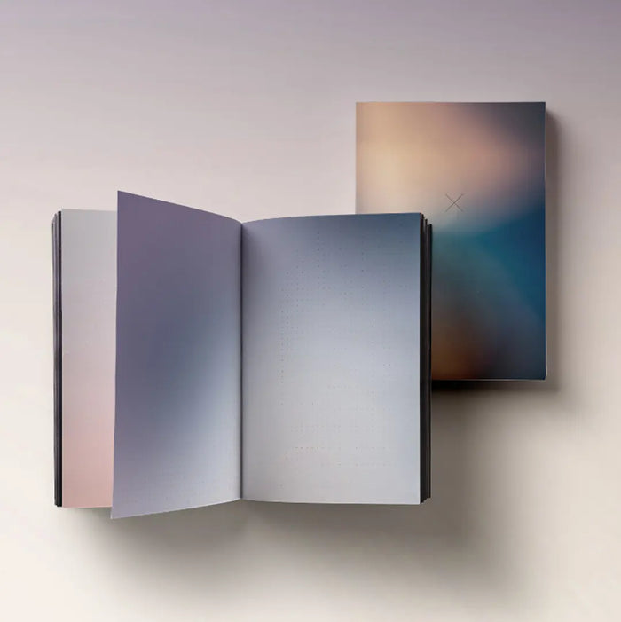 Aura-notebook-A5-AURA-ORIGINAL-dotted-A5-farbverlauf-140grm-naturpapier