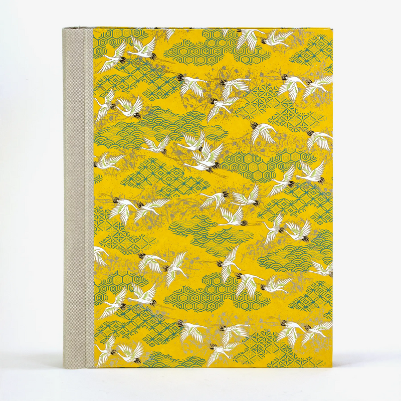 Fotoalbum / H30xB23cm / 60 Seiten / Chiyogami, Animals - Kraniche weiß auf gelb