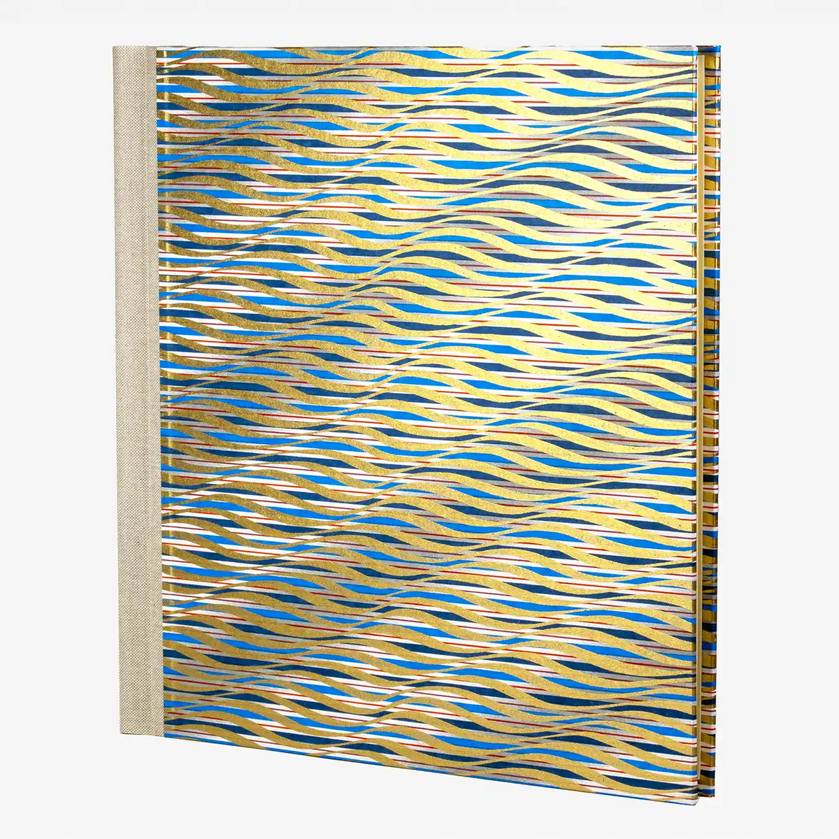Blaupause-Fotoalbum-30x30cm-60-Seiten-creme-bezogen-mit-Chiyogami-Striche-in-Wellenform-gold-blau-rot-cover-seitlich-vorn