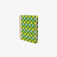 Blaupause-Fotoalbum-Format-15x10cm-30-Folien-bezogen-mit-Baumwoll-PApier-Motiv-Blaetter-gruen-gelb-seitlich-von-vorn