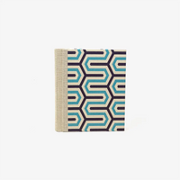 Blaupause-Fotoalbum-Format-15x10cm-30-Folien-bezogen-mit-Offset-PApier-Motiv-Graphicpattern-auf-grau-von-vorn