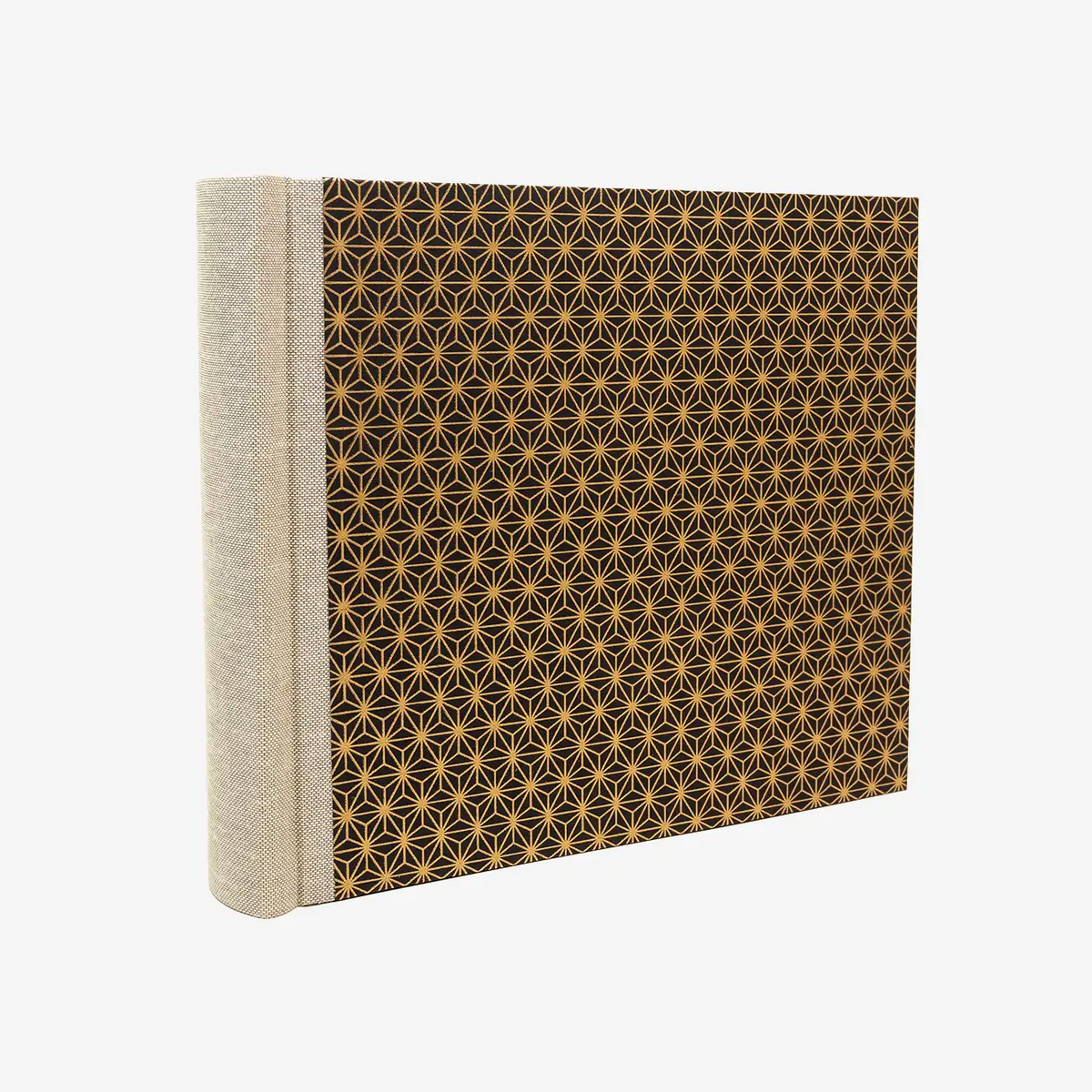Blaupause-Fotoalbum-Format-20x23cm-60Seiten-cremefarbenem-Fotokarton-bezogen-mit-chiyogami-PApier-Motiv-Ashanoa-Pattern-kupfer-seitlich-von-hinten