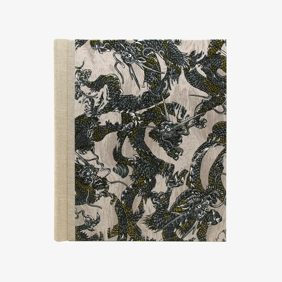 Blaupause-Fotoalbum-Format-24x20cm-60Seiten-schwarzer-Fotokarton-bezogen-mit-Chiyogami-PApier-Motiv-Drachen-auf-Grau-von-vorn