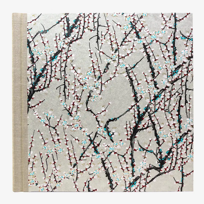 Blaupause-Fotoalbum-H30xB30cm-60-schwarze-Seiten-Motiv-Chiyogami-KirschzweigeaufSilber-von-vorn