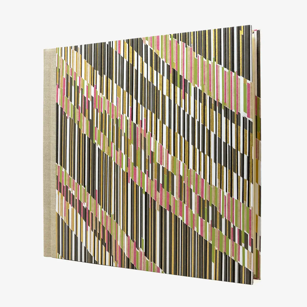 Blaupause-Fotoalbum-H30xB30cm-60-cremefarbene-Seiten-Motiv-Muster-mit-versetzten-Strichen-grau-seitlich-von-vorn