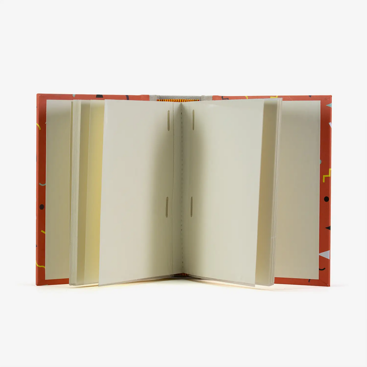 Blaupause-Fotoalbum-fuer13x15Fotos-30folien-fuer60Bilder-mit-offset-Konfeti-innenansicht