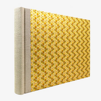 Blaupause-Fotolbum-24x35cm-Bienenwaben-gold-60-Seiten-cover-seitlich-von-hinten