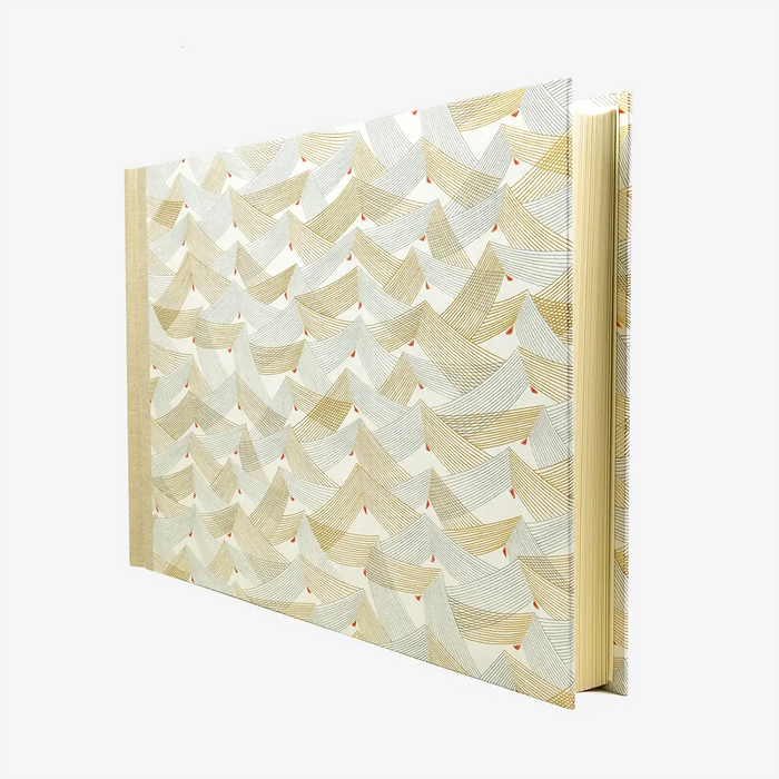 Blaupause-Fotolbum-24x35cm-Saitenspiel-auf-weiss-100-Seiten-seitlich-cover-von-vorn