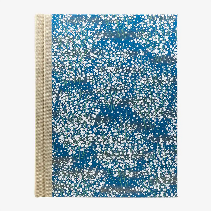 Blaupause-Fotolbum-30x23cm-weisser-Bluettenbusch-aufBlau-100-Seiten-cover-von-der-Seite