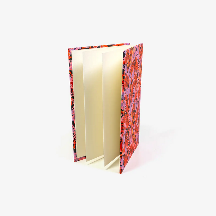 Blaupause-Leporello-17x12_3cm-mit-Chiyogami-bezogen-Motiv-Monstera-rose-Innen-Fotokarton-creme-300grm-cover-seitllich-von-vorn