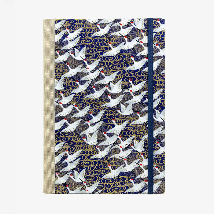 Blaupause-Notizbuch-A5-liniert-144-Seiten-cover-chiyogami-Motiv-Weisse-Kraniche-auf-Blau-von-Vorn