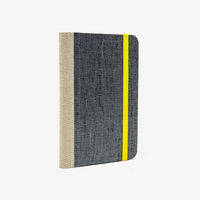 Blaupause-Notizbuch-Format-9x14cm-192Seiten-mit-Chiyogami-bezogen-Motiv-Cover-Gaze-Silber-auf-dunkelblau-Buch-seitlich-von-hinten