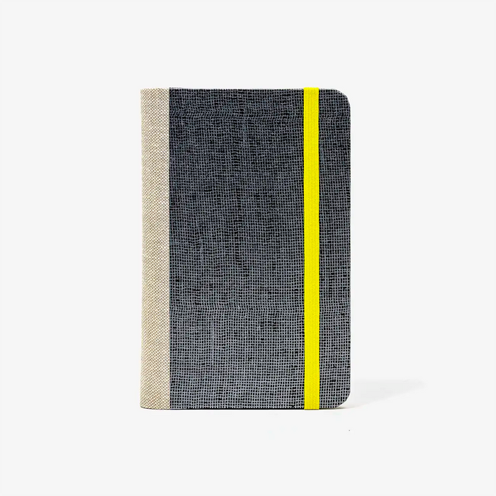 Blaupause-Notizbuch-Format-9x14cm-192Seiten-mit-Chiyogami-bezogen-Motiv-Cover-Gaze-Silber-auf-dunkelblau-Buch-von-vorn