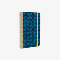 Blaupause-Notizbuch-Format-9x14cm-192Seiten-mit-KAtazome-Shi-bezogen-Motiv-Cover-abstrakte-Blumen-blau-Buch-seitlich-von-hinten