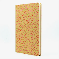 Blaupause-Skizzenbuch-A4-blanko-192-Seiten-bezogen-mitChiyogami-rote-kleine-Blumen-auf-gold-cover-seitlich-von-vorn