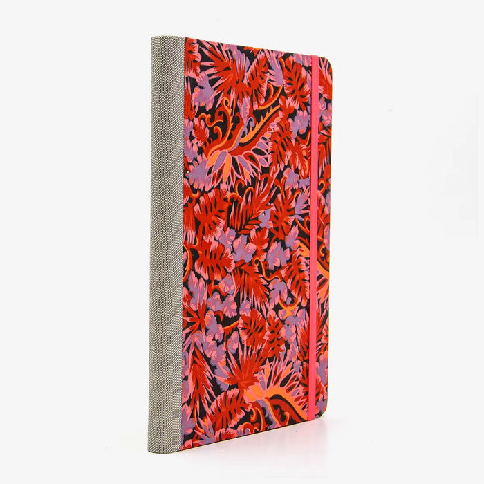 Blaupause-Skizzenbuch-A5-Blanko-192-leere-Seiten-bezogen-mit-Chiyogami-Motiv-Monstera-rose-Produktansicht-Cover-seitlich-von-hinten