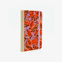 Blaupause-Skizzenbuch-A6-blanko-160-Seiten-bezogen-mit-Chiyogami-Motiv-Monstera-Rosa-cover-seitlich-von-hinten