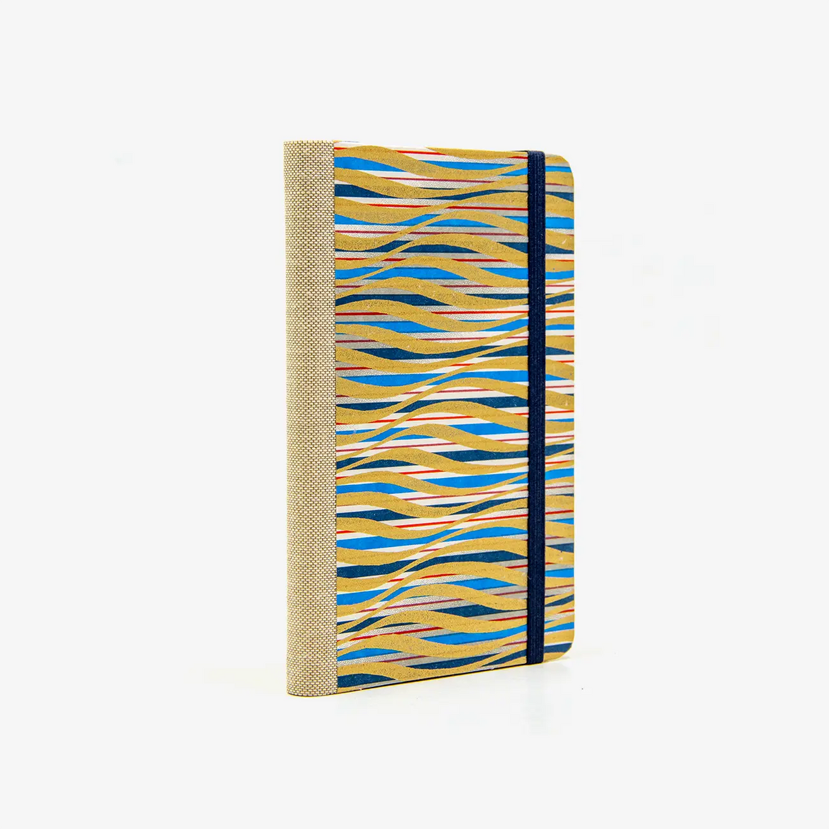 Blaupause-Skizzenbuch-A6-blanko-160-Seiten-bezogen-mit-Chiyogami-Motiv-blau-gold-rot-gewellte-Streifen-cover-seitlich-von-hinten