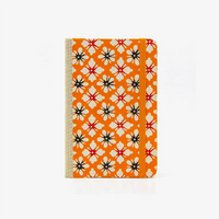 Blaupause-Skizzenbuch-A6-blanko-160-Seiten-bezogen-mit-KAtazome-Shi-Motiv-Blumenornament-orange-cover-von-vorn