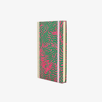 Blaupause-Skizzenbuch-A6-mit-Loktapapier-Einband-160Seiten-Motiv-Labyrinth-achenseegruen-auf-magenta-Cover-seitlich-von-vorn