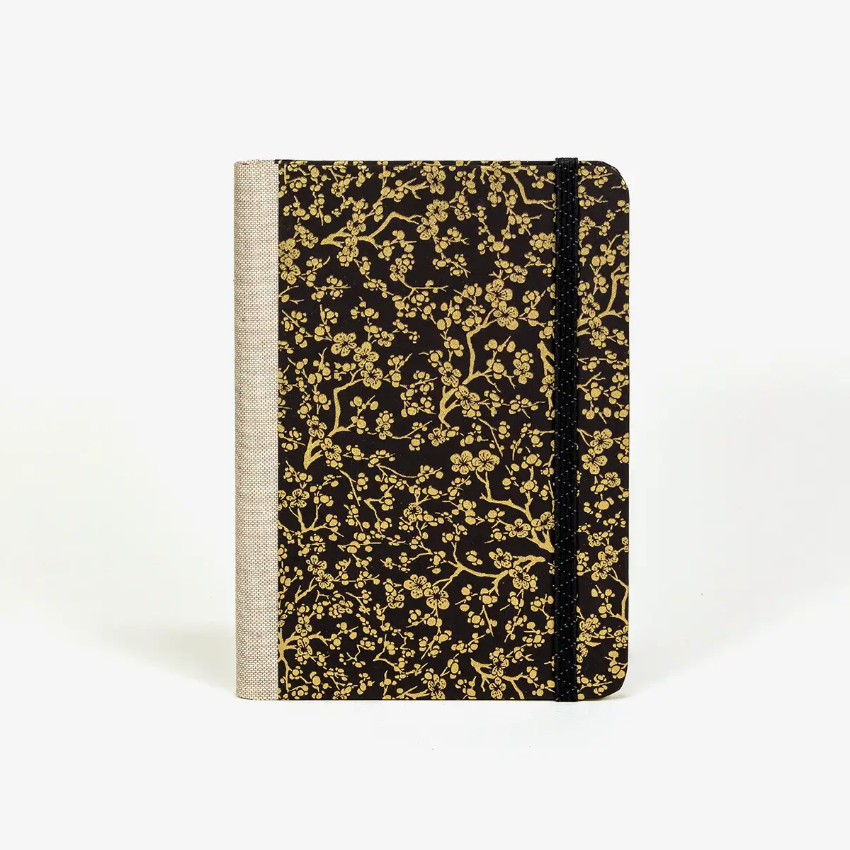 Blaupause-Wochenplaner-12x16_5cm-mit-Chiyogami-bezogen-Kirschbluete-Gold-auf-schwarz-Produktansicht-von-vorn-1