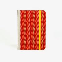 Blaupause-tagesplaner-B12xH16.5cm-bezogen-mit-Baumwoll-Papier-goldenes-Blattranken-auf-rot-Produktansicht-von-vorn-2