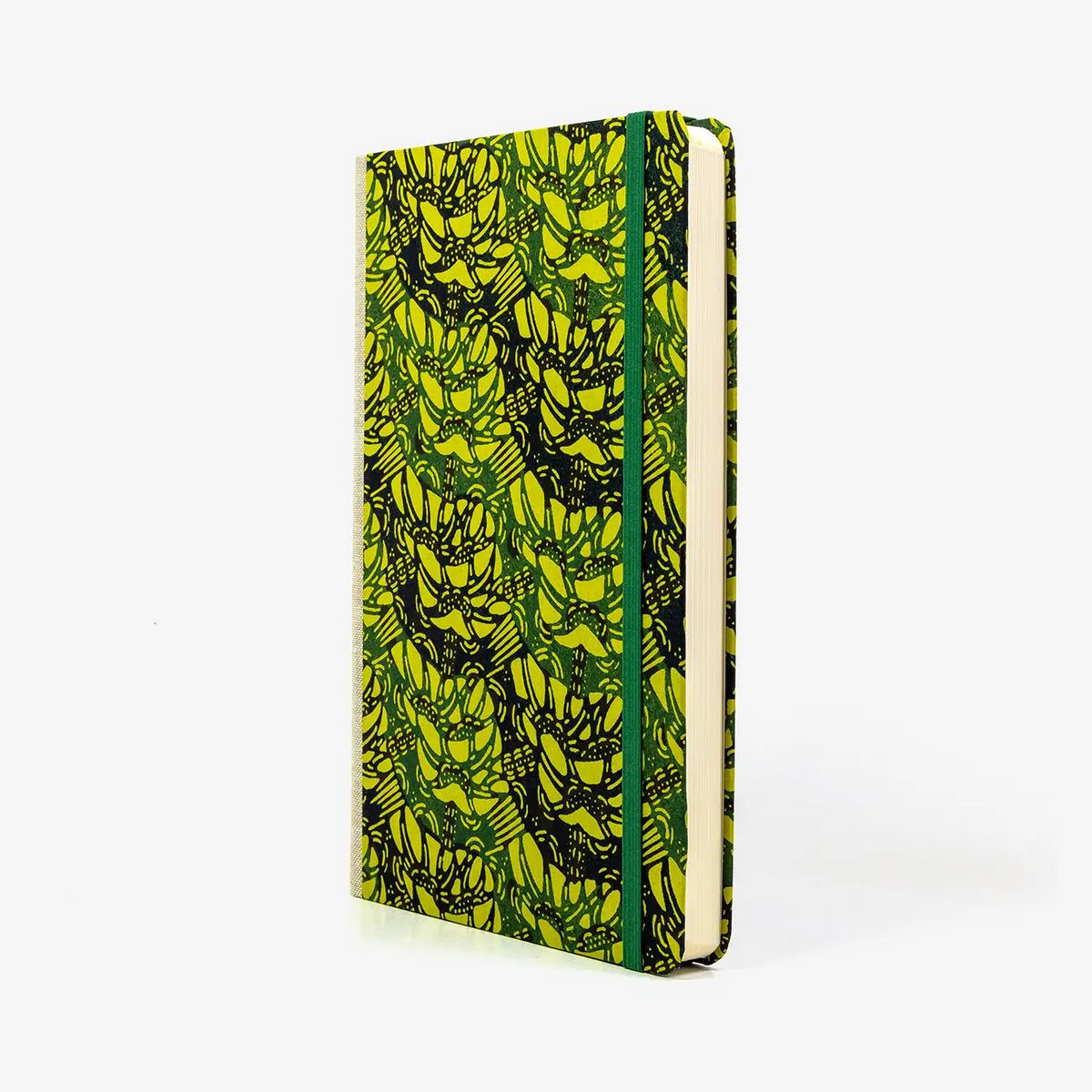 Bulletjournal-notizbuch-A5-224Seiten-cover-mit-Katazome-shi-bezogen-Motiv-blaetter-gruen-cover-seitlich-von-vorn