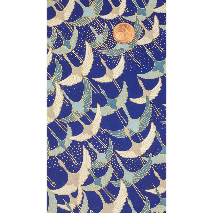 Chiyogami / Animals - Kraniche weiß - pastelblau - auf blau