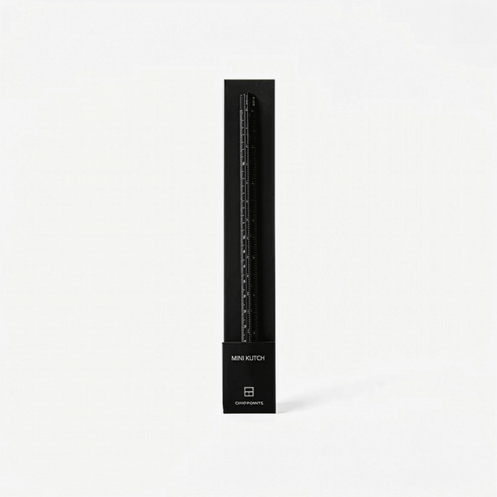Cinqpoints-Dreikant-15cm-aus-schwarz-elox-Aluminum-DreikantlinealmitSkalenincm-Produktansicht-Verpackung