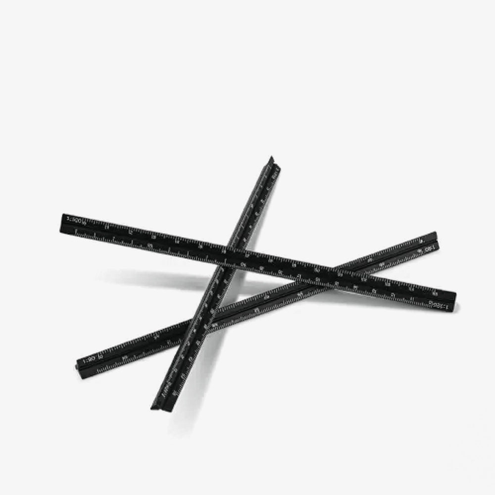 Cinqpoints-Dreikant-15cm-aus-schwarz-elox-Aluminum-DreikantlinealmitSkalenincm-Produktansicht-3
