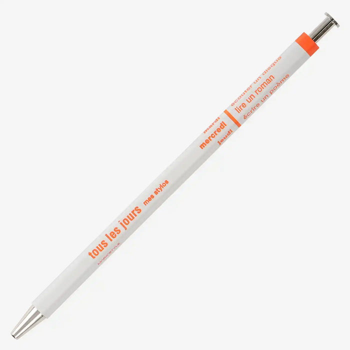 DAY-BP6-CGY-cool-gray-ballpoint-pen-marks-1_-Produktansicht