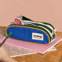 Hindbag-Federmappe-Stoff-Malo-Tricolor-Elektrischblau-Produktaufnahme-umgebung