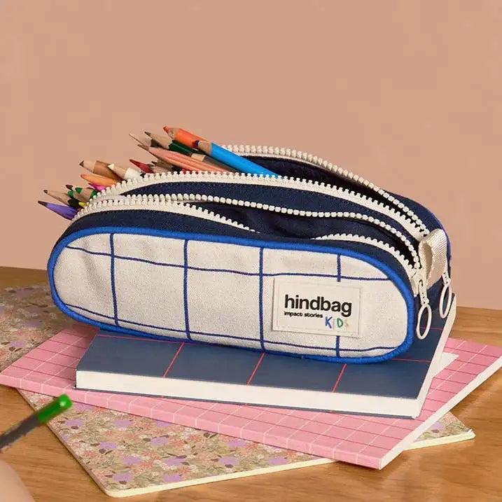 Hindbag-Federmappe-Stoff-Malo-Tricolor-Karo-Produktaufnahme-Umgebung