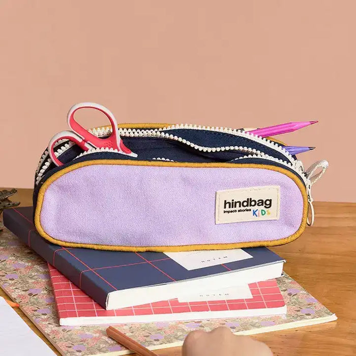 hindbag-Federmappe-Stoff-Malo-Tricolor-Lilas-Produktaufnahme-Umgebung
