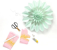 Folia-Papierblumentueten-Sweet-Blossom-Bastelset-fuer-2-Plisseeblumen-je-17-Tueten-in-Rosa-und-Mint-Ambient
