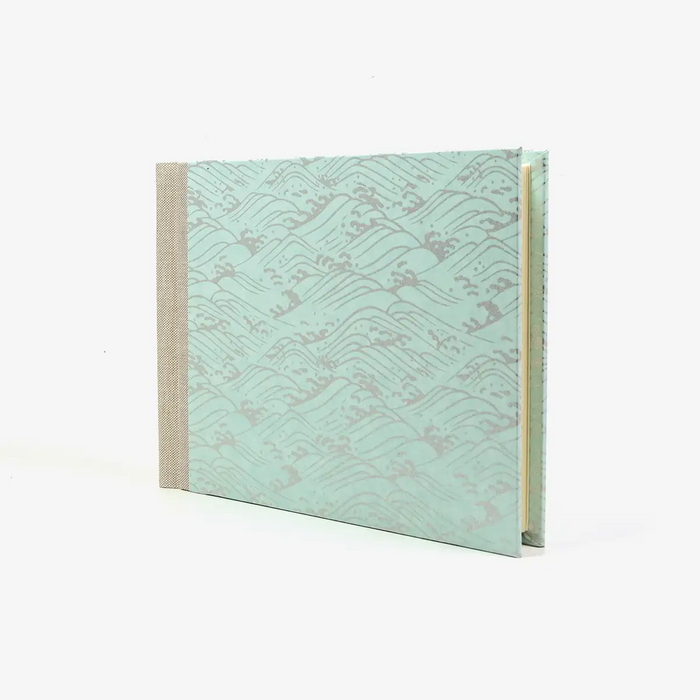 Fotoalbum | H15xB20cm | 60 Seiten creme | Chiyogami Papier | Motiv: Nami (Welle) Silbern auf hellblau
