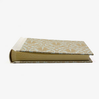 Fotoalbum-15x20cm-60Seiten-creme-Fotokarton-cover-lokta-Papier-Motiv-Ornament-braun-auf-grau-liegend