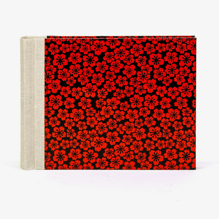 Fotoalbum-15x20cm-Blaupause-30blatt-Mit-LAckpapier-kleine-rote-blumen-auf-schwarz-bezogen-Produktansicht-Seitlich