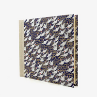 Fotoalbum-20x23cm-60Seiten-creme-Fotokarton-cover-chiyogami-Papier-Motiv-Weisse-Kraniche-auf-blau-seitlich-vorn