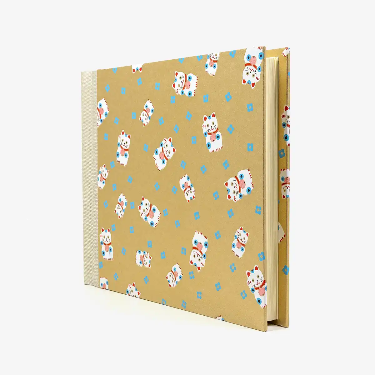 Fotoalbum-20x23cm-60Seiten-creme-Fotokarton-cover-chiyogami-Papier-Motiv-Winkekatze-golden-seitlich-vorn