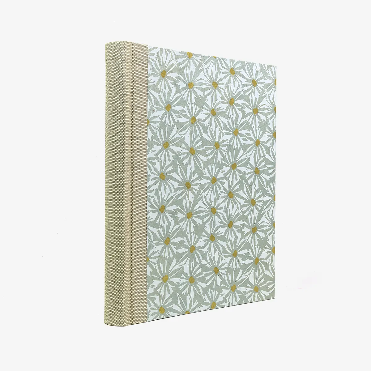 Fotoalbum-24x20cm-40-Seiten-cover-LoktaPapier-Motiv-Gaensebluemchen-mildes-blau-weiss-gold-Cover-seitlich-von-hinten